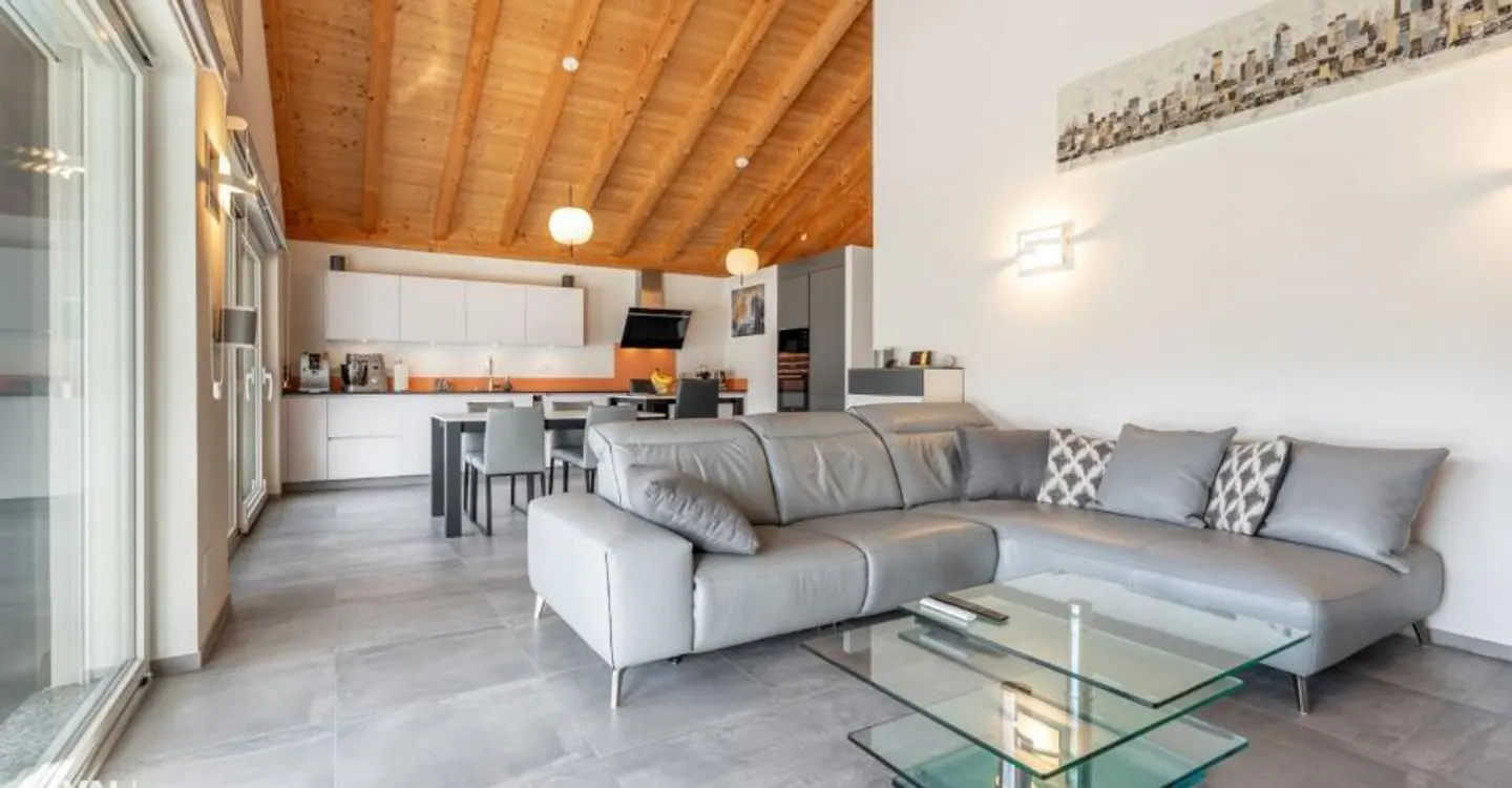Wunderschöne Penthouse-Wohnung mit 3,5 Zimmern in Fully - Charme, Licht und Lebensqualität - Foto 4 von 13