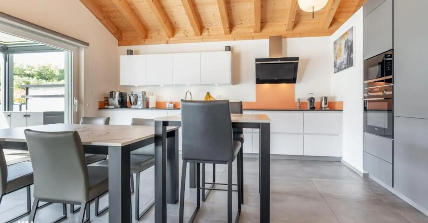 Wunderschöne Penthouse-Wohnung mit 3,5 Zimmern in Fully - Charme, Licht und Lebensqualität - Foto 2 von 13