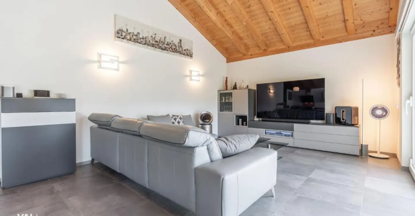 Wunderschöne Penthouse-Wohnung mit 3,5 Zimmern in Fully - Charme, Licht und Lebensqualität - Foto 3 von 13
