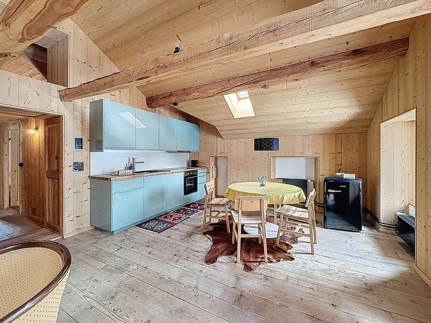 Charmante 3 1/2 Zimmer Dachwohnung im Herzen von Randa - Foto 2 von 8