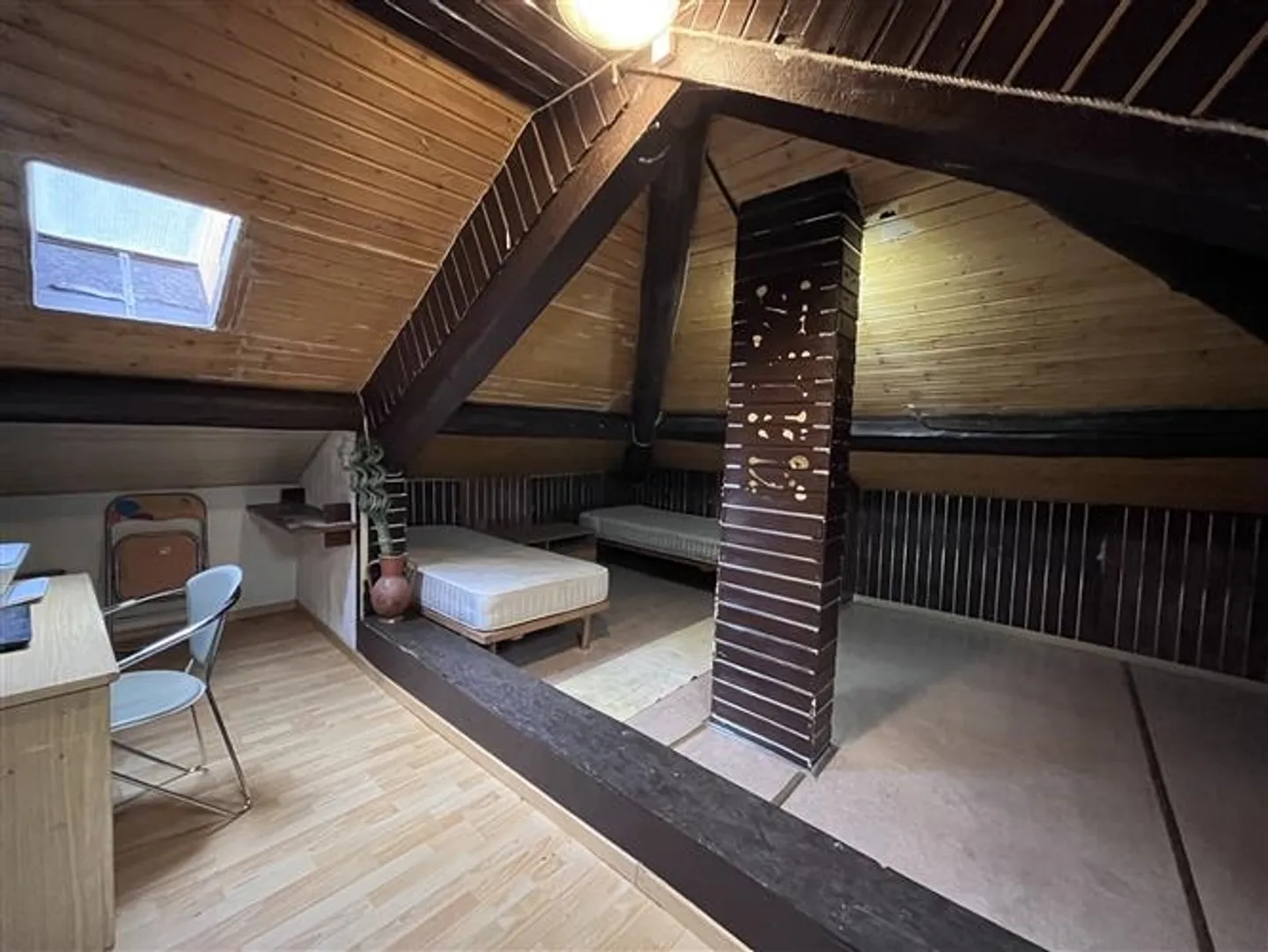 Profitable building with restaurant, apartments and parking with rustic - Photo 4 of 5