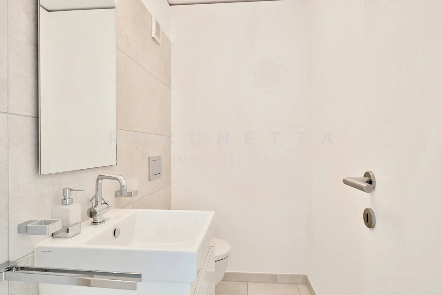 Appartamento in affitto - Foto 11 di 14