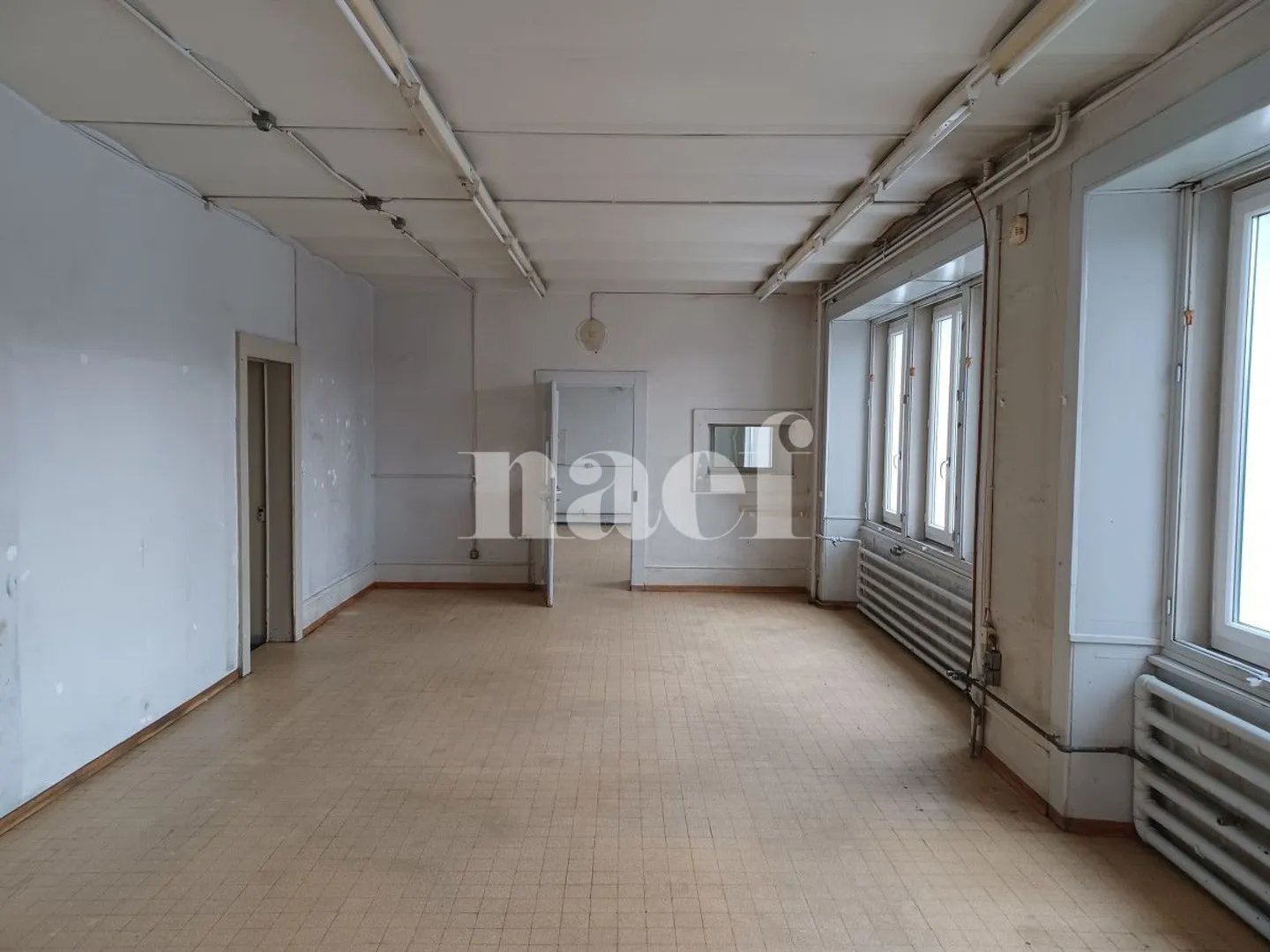 Bright commercial space of about 200m2 - Photo 1 of 13