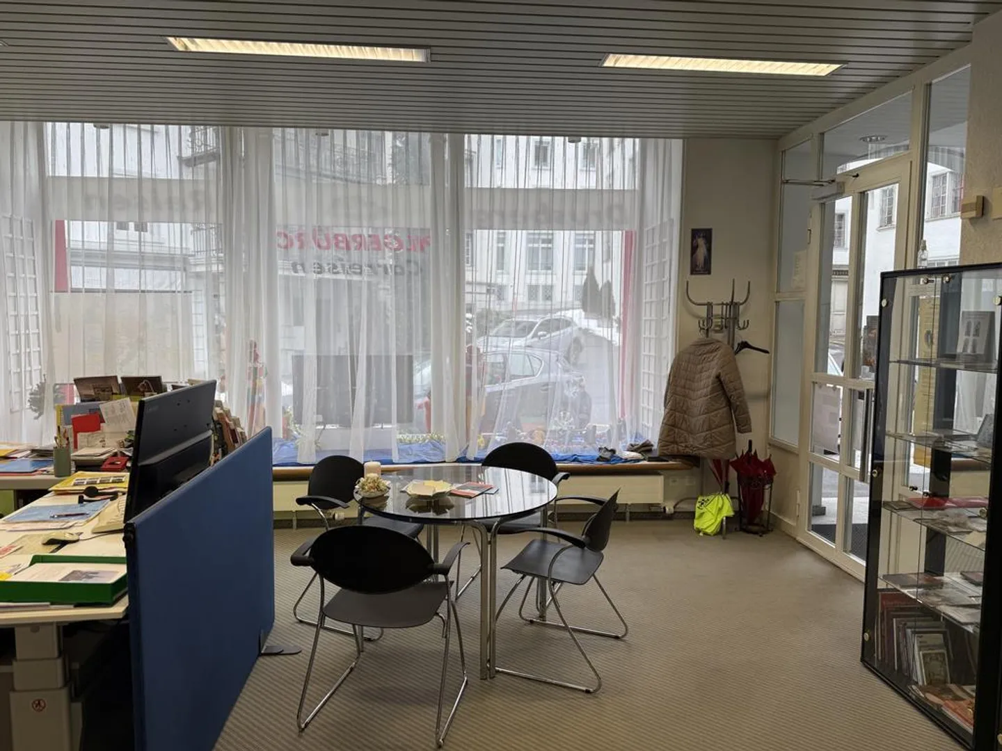 Office / Retail Space - Photo 4 of 6