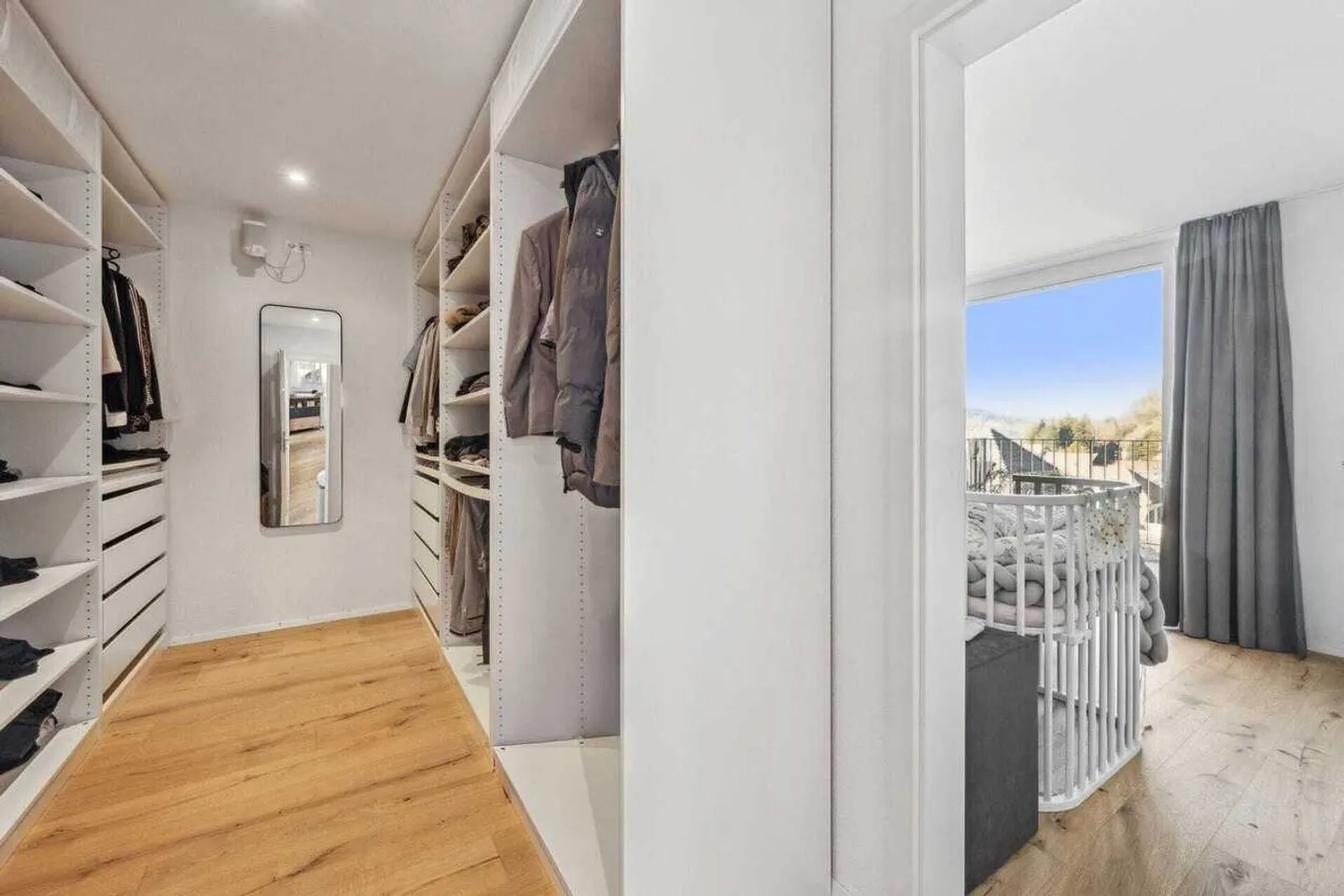 Maison individuelle moderne dans un emplacement calme en pente – Architecture, confort et technologie au plus haut niveau - Photo 8 sur 13