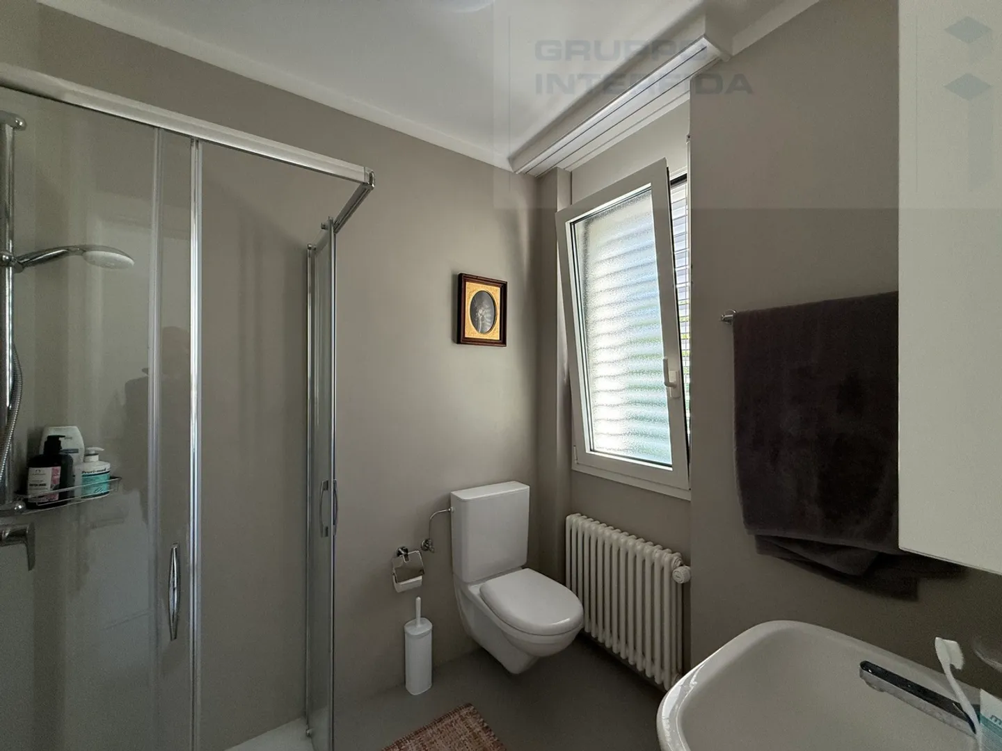 Proprietà residenziale stabile con 5 unità in affitto - Foto 10 di 12