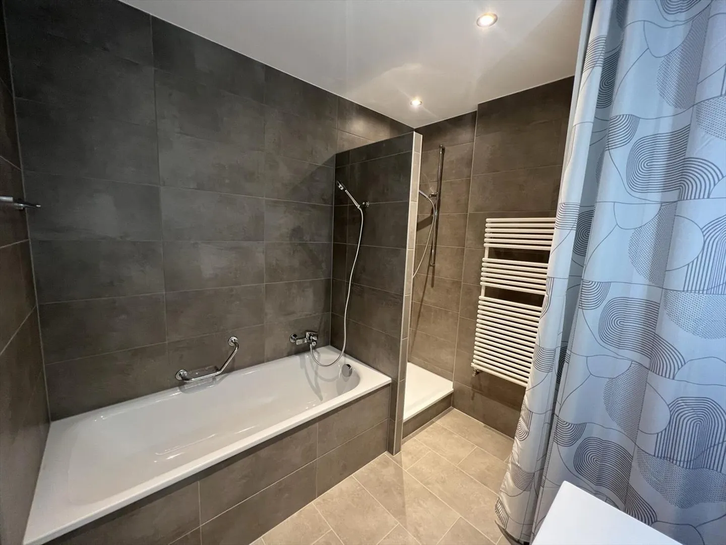 St-Imier, bel immeuble locatif de 16 app. et 7 garages - Photo 10 sur 11