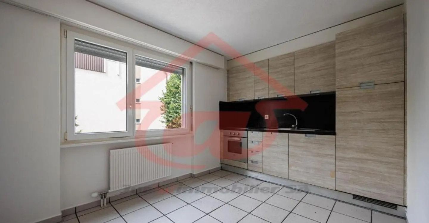 Bright 4.5 Room Apartment - Photo 5 of 16