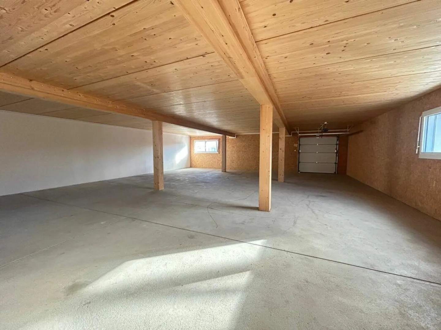 Vielseitige Gewerbefläche - Foto 1 von 2