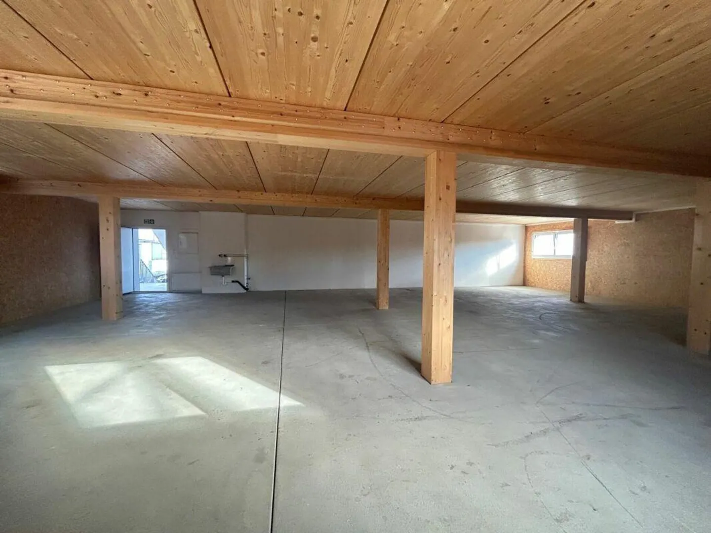 Vielseitige Gewerbefläche - Foto 2 von 2