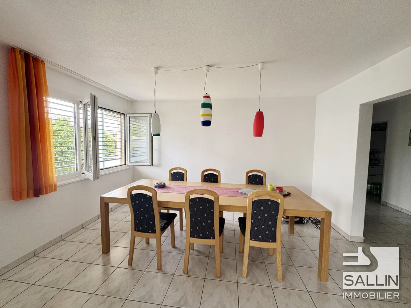 Spacious 5-room apartment on the 2nd floor with indoor parking space - Photo 3 of 7
