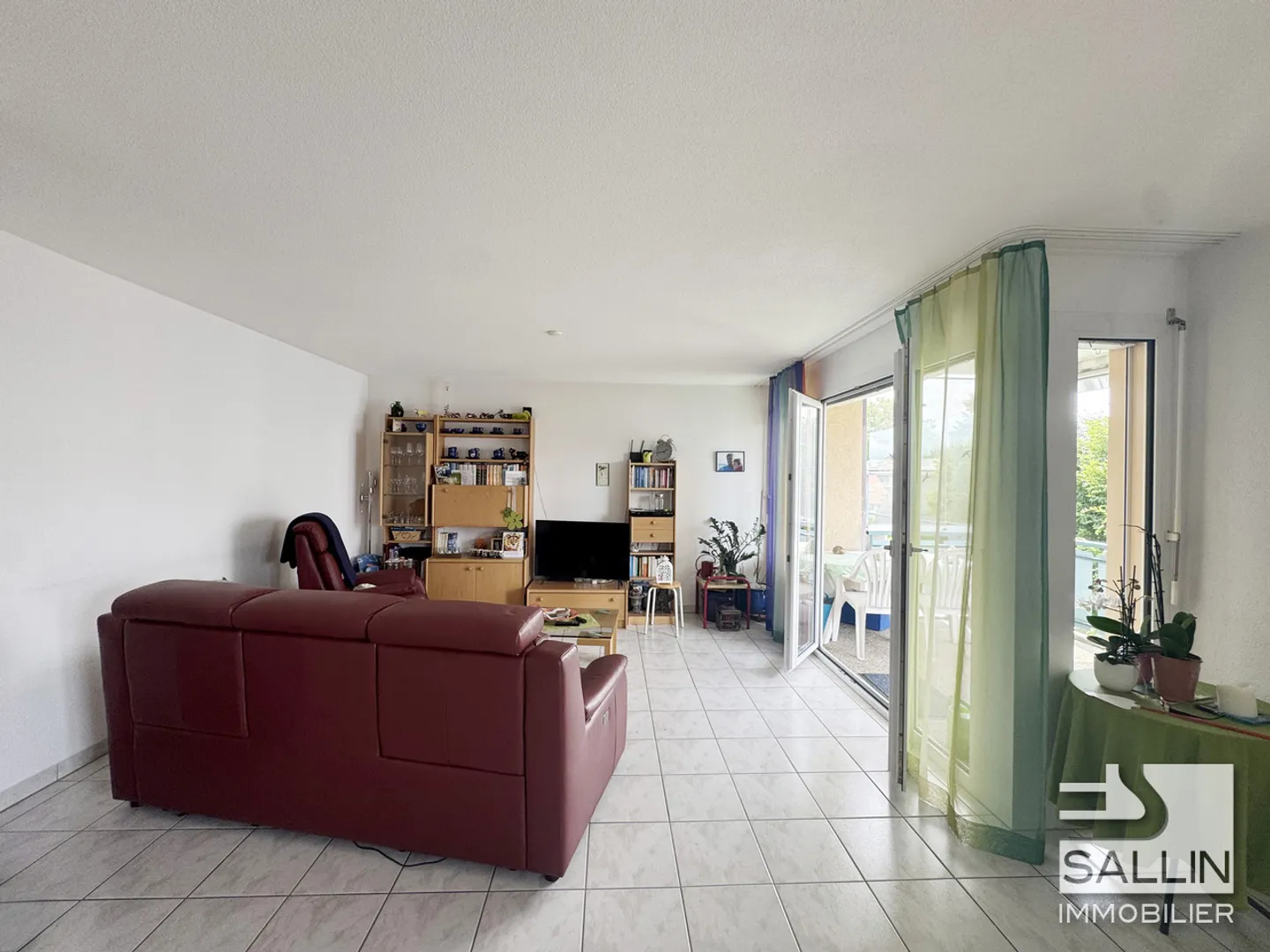 Spacious 5-room apartment on the 2nd floor with indoor parking space - Photo 4 of 7