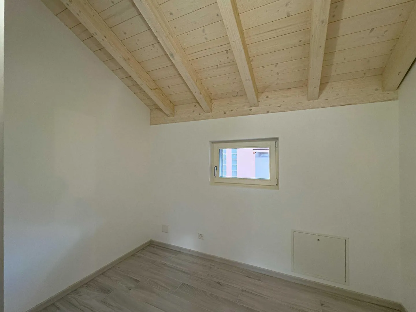 Maison entièrement rénovée dans le noyau de Gnosca - Photo 8 sur 14