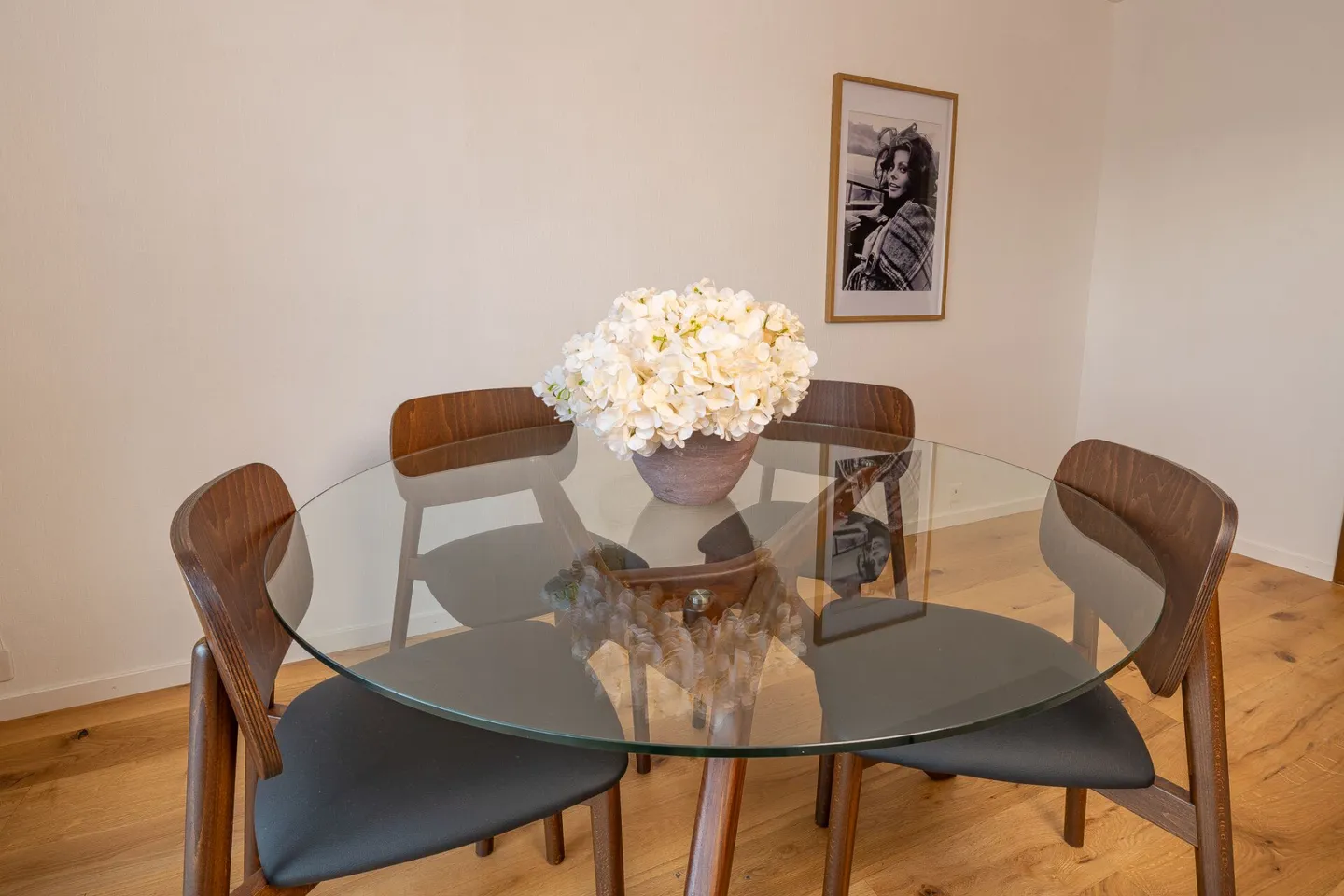 Stylish 3.5-room apartment with balcony and lake view in Kilchberg - Furnished & available immediately - Photo 3 of 31