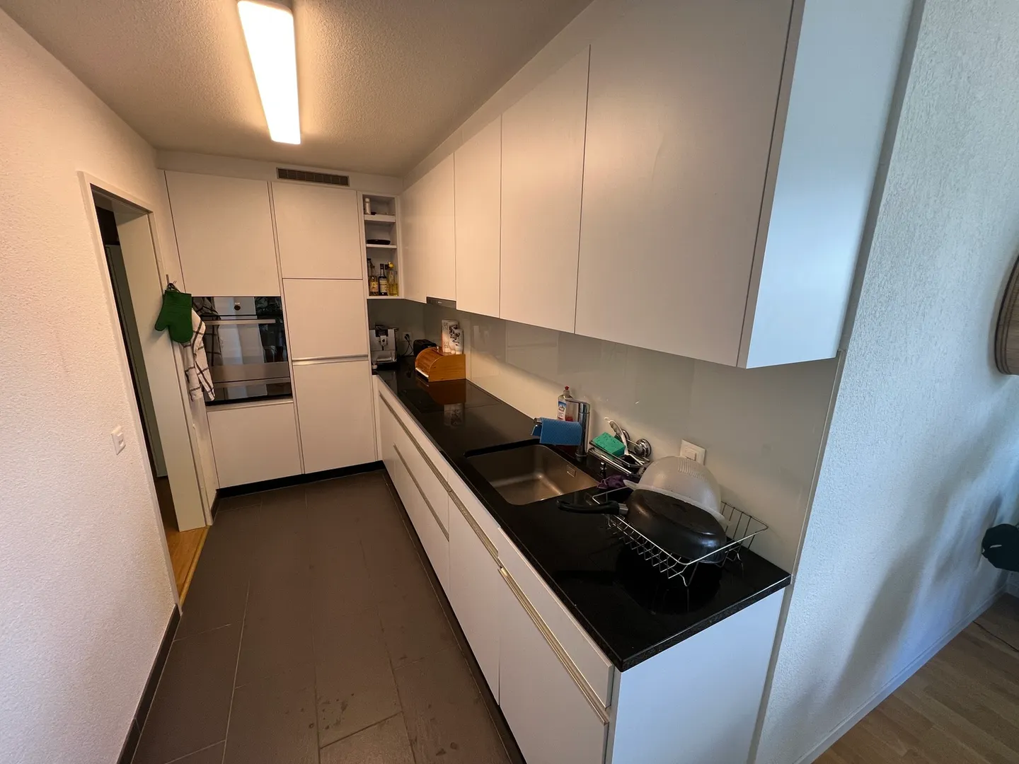 APPARTEMENT 4½ PIÈCES À WÄDENSWIL (ZH), MEUBLÉ, TEMPORAIRE - Photo 3 sur 7
