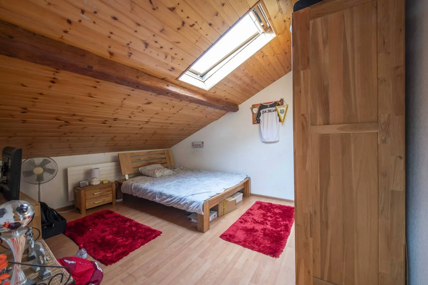 Casa di villaggio con 2 appartamenti e fienile - Foto 2 di 4