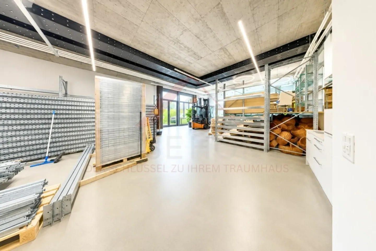 Spazio Commerciale Moderno a Buchrain - Foto 3 di 4