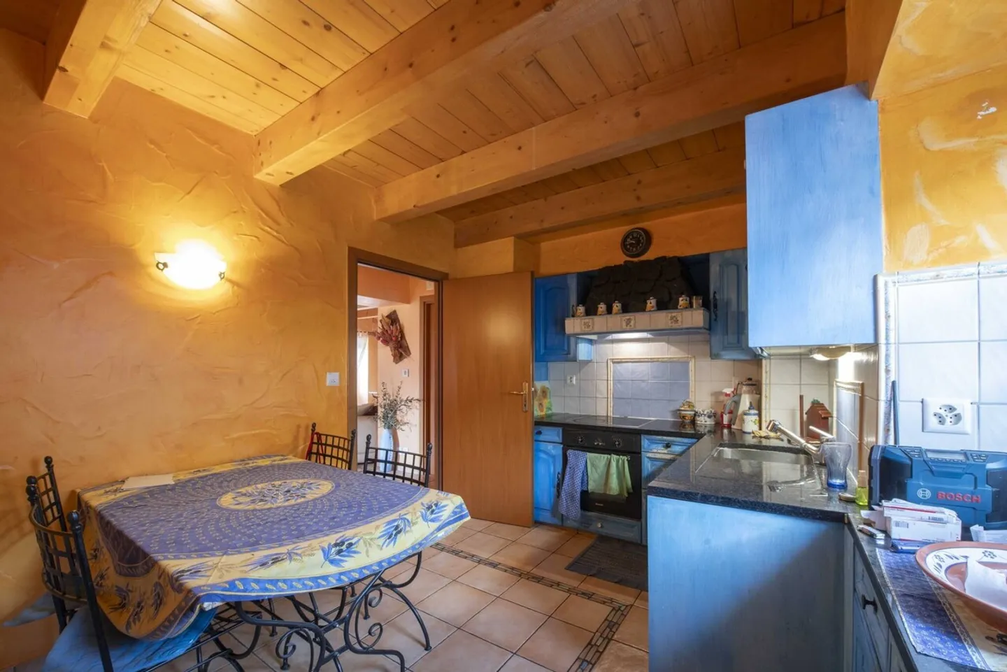Casa di villaggio con 2 appartamenti e fienile - Foto 4 di 4