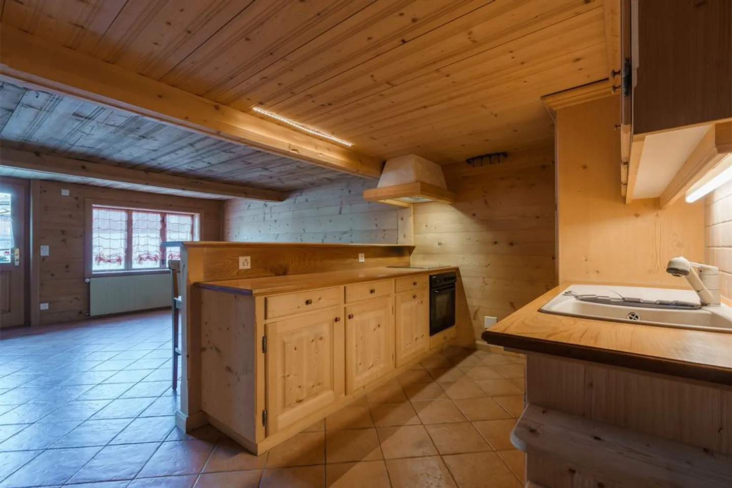 Charming Chalet with Restaurant - Photo 8 of 13