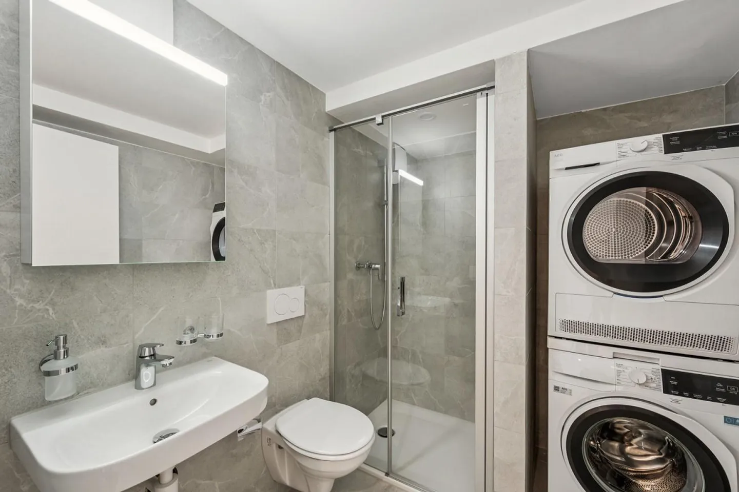 Appartamenti completamente ristrutturati, moderni e luminosi in affitto! - Foto 7 di 11