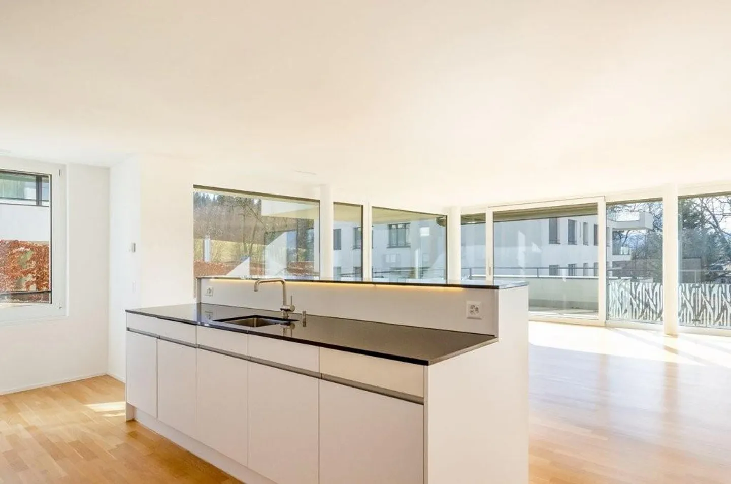 Modern apartment with free parking space - limited until 31.03.2026 - Photo 4 of 10