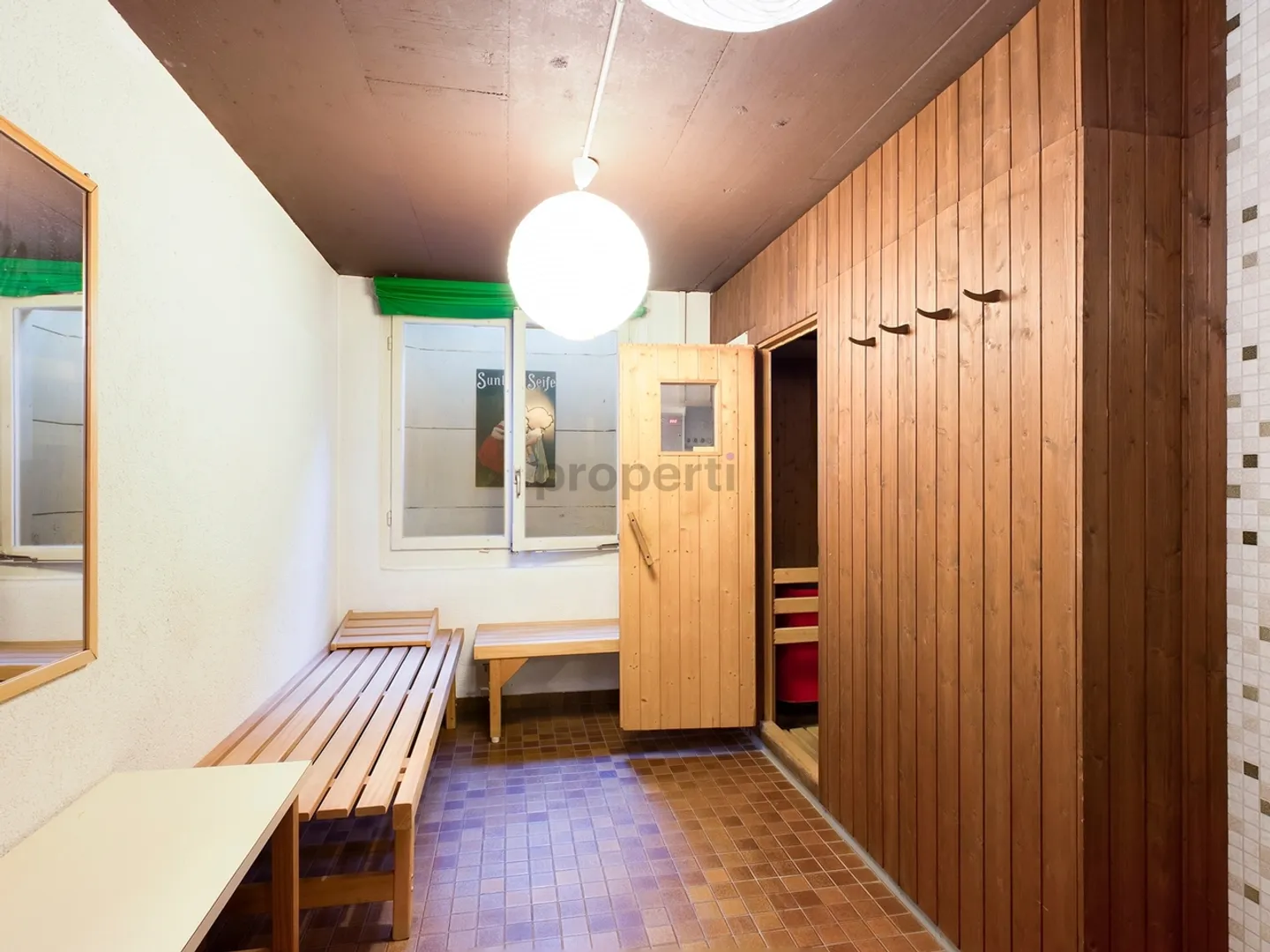 Attraktive, renovierte 2.5-Zimmer-Wohnung mit grossem Balkon und Seesicht in Horgen - Foto 8 von 10