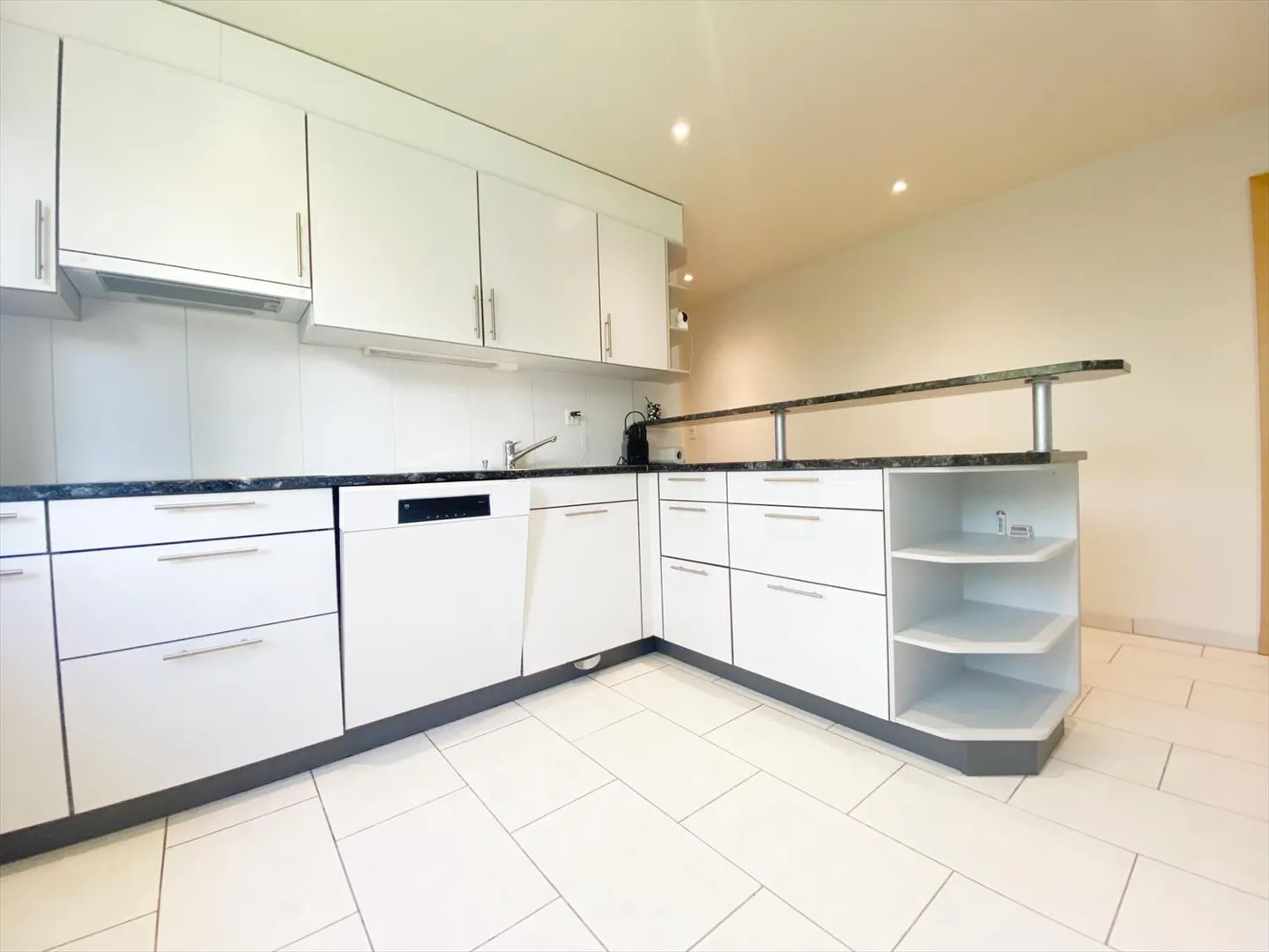 5-Zimmer-Haus - Foto 1 von 10