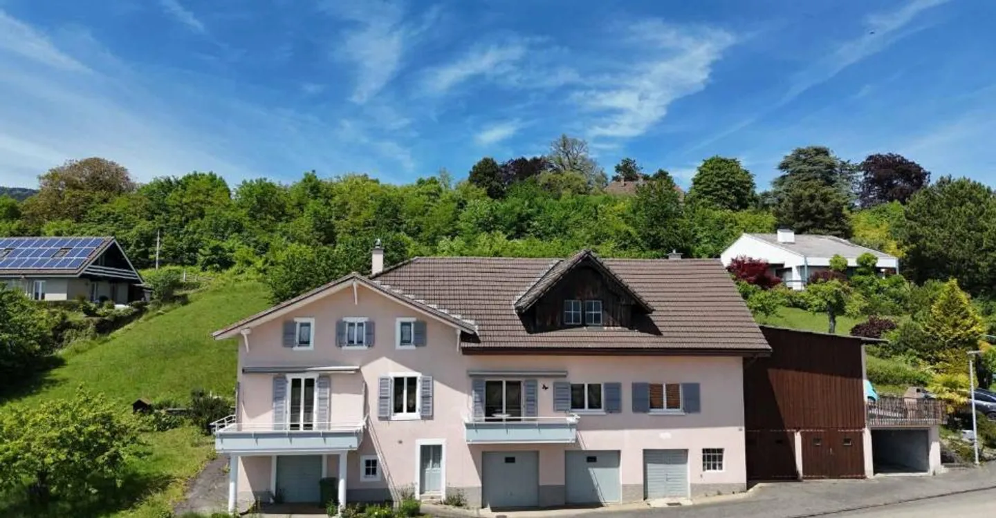 Casa Familiare Incantevole con Vista Lago - Foto 1 di 12