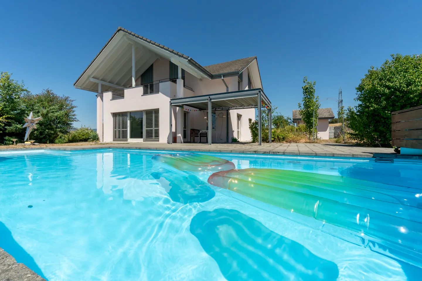 Grosszügiges, gepflegtes Landhaus an Toplage - mit Pool - Photo 1 of 11
