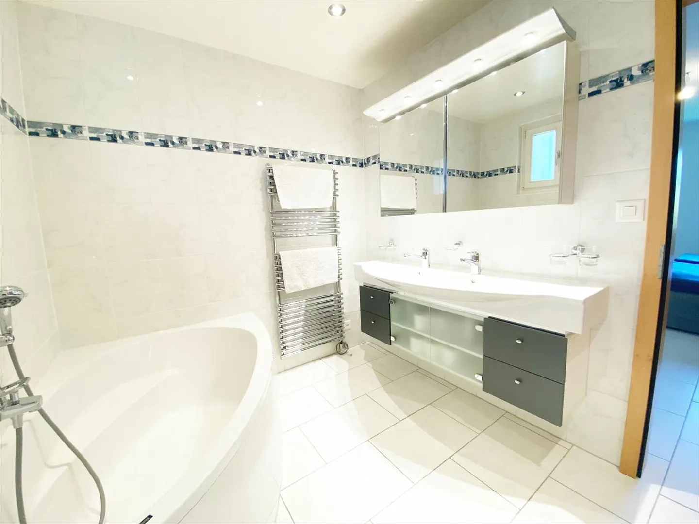 5-Zimmer-Haus - Foto 3 von 10