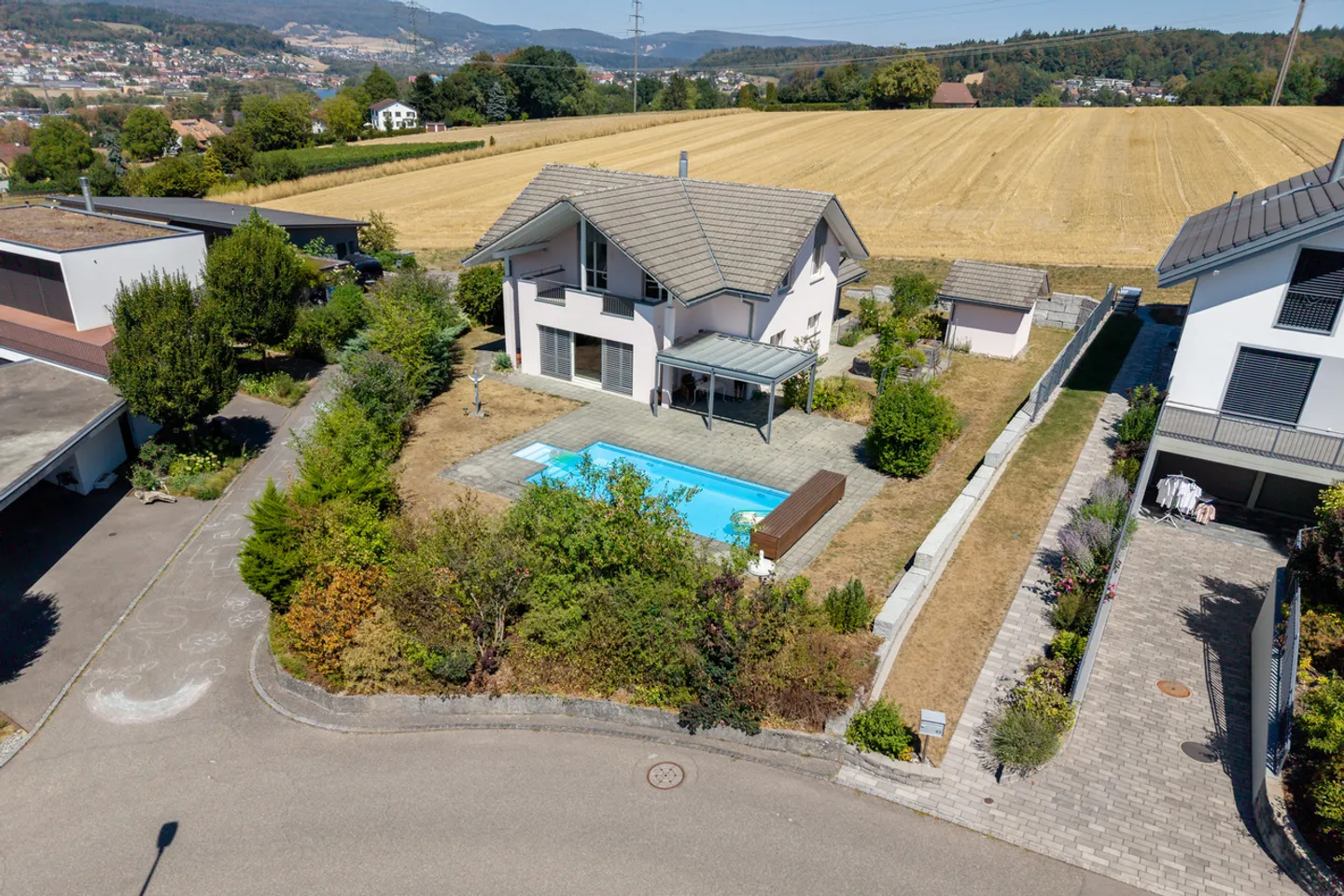 Grosszügiges, gepflegtes Landhaus an Toplage - mit Pool - Photo 2 of 11