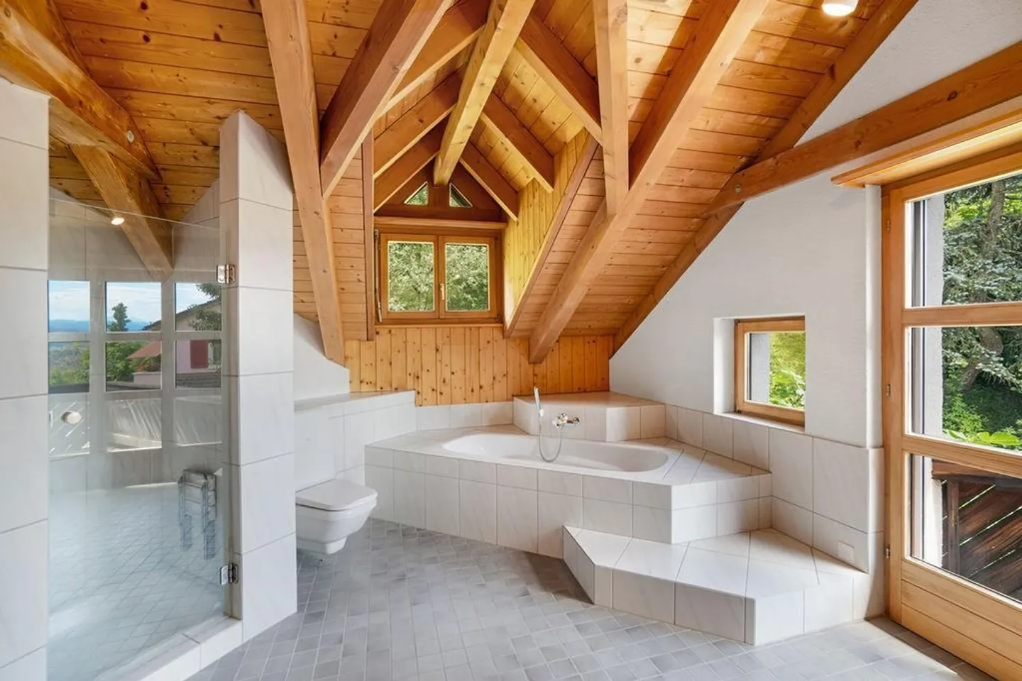 Gioiello residenziale esclusivo con vista mozzafiato - Foto 8 di 9