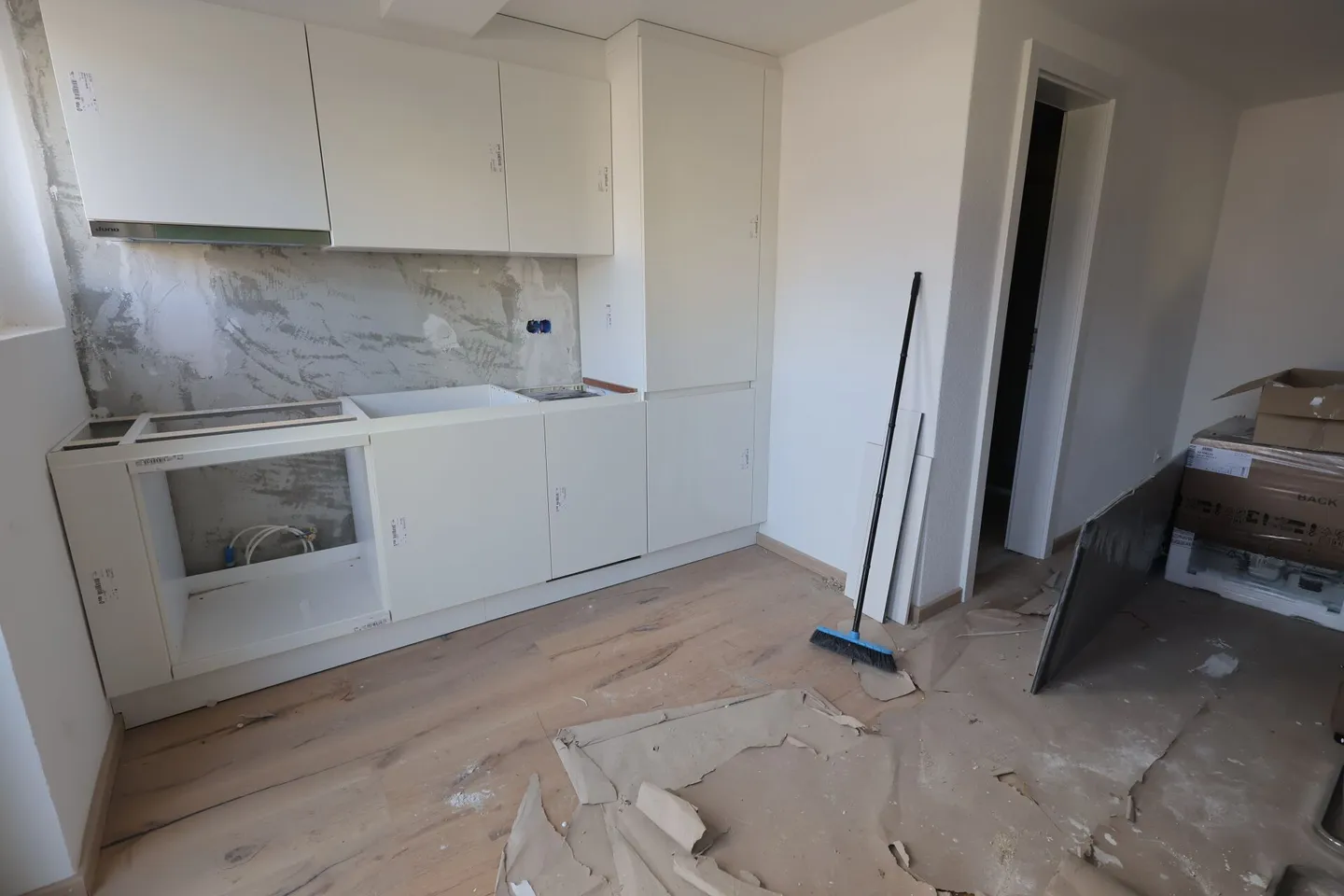 Appartamento 2.5 stanze appena ristrutturato in una casa unifamiliare a Spiez - Foto 2 di 9
