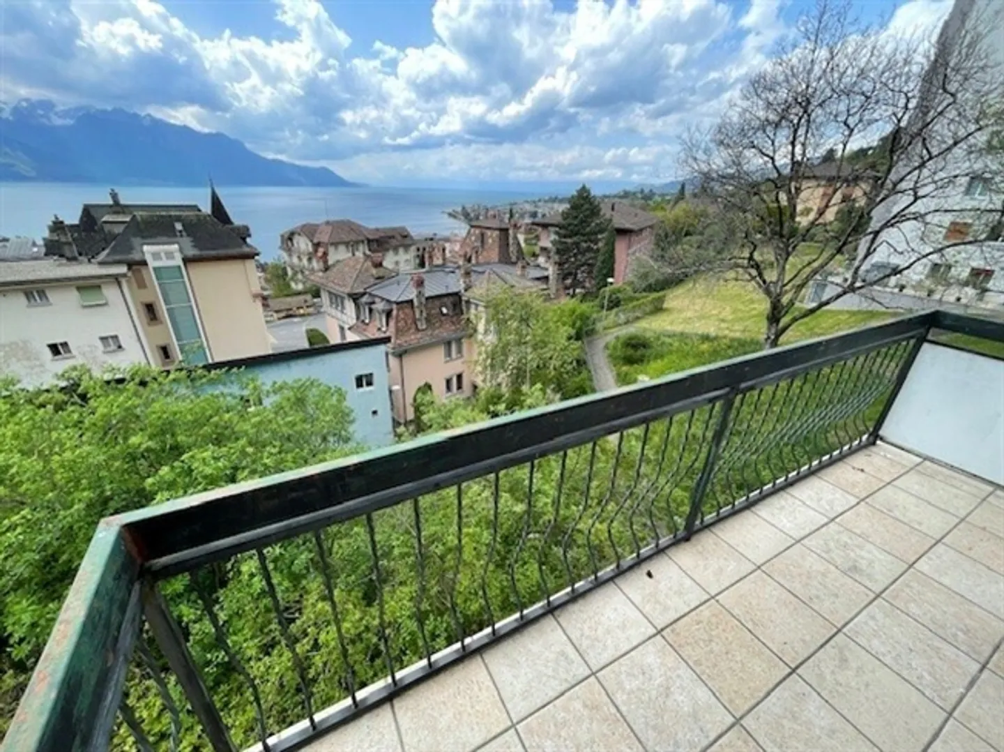 Charmante appartement 4 pièces dans une petite maison - Photo 1 sur 9