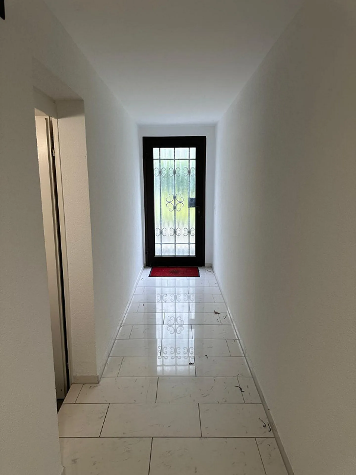 Light-flooded 1.5-room basement apartment in Muttenz - Photo 5 of 8