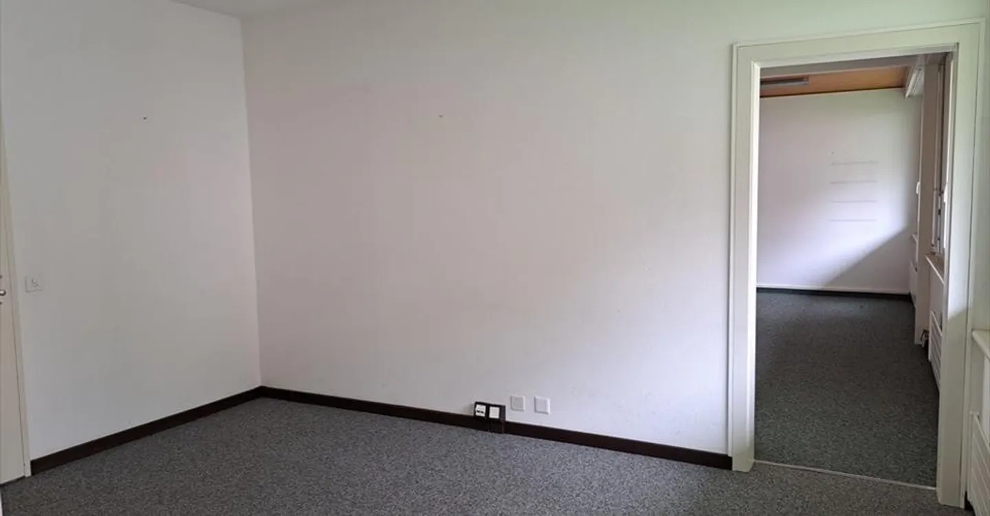 Bright offices in the city center 2 months of rent offered - Photo 3 of 10