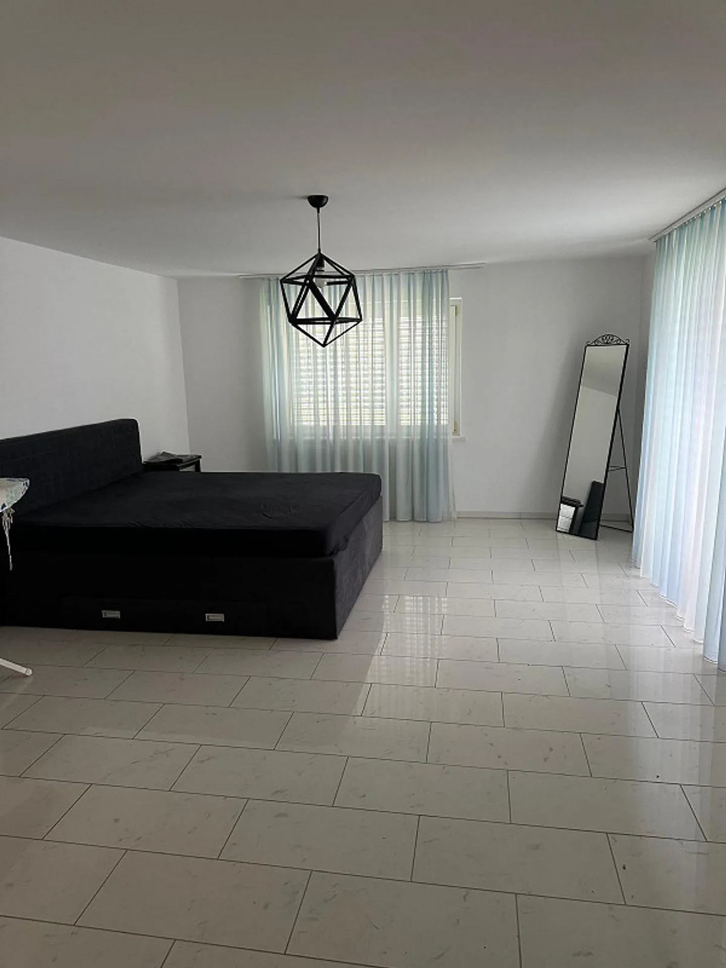 Light-flooded 1.5-room basement apartment in Muttenz - Photo 6 of 8