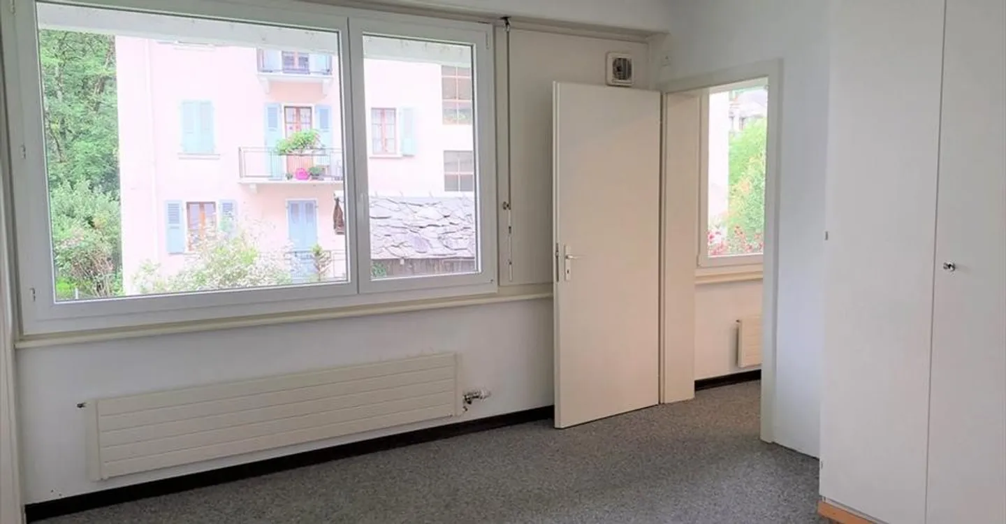 Bright offices in the city center 2 months of rent offered - Photo 4 of 10