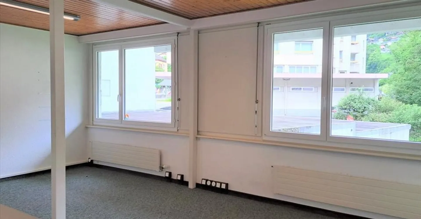 Bright offices in the city center 2 months of rent offered - Photo 5 of 10