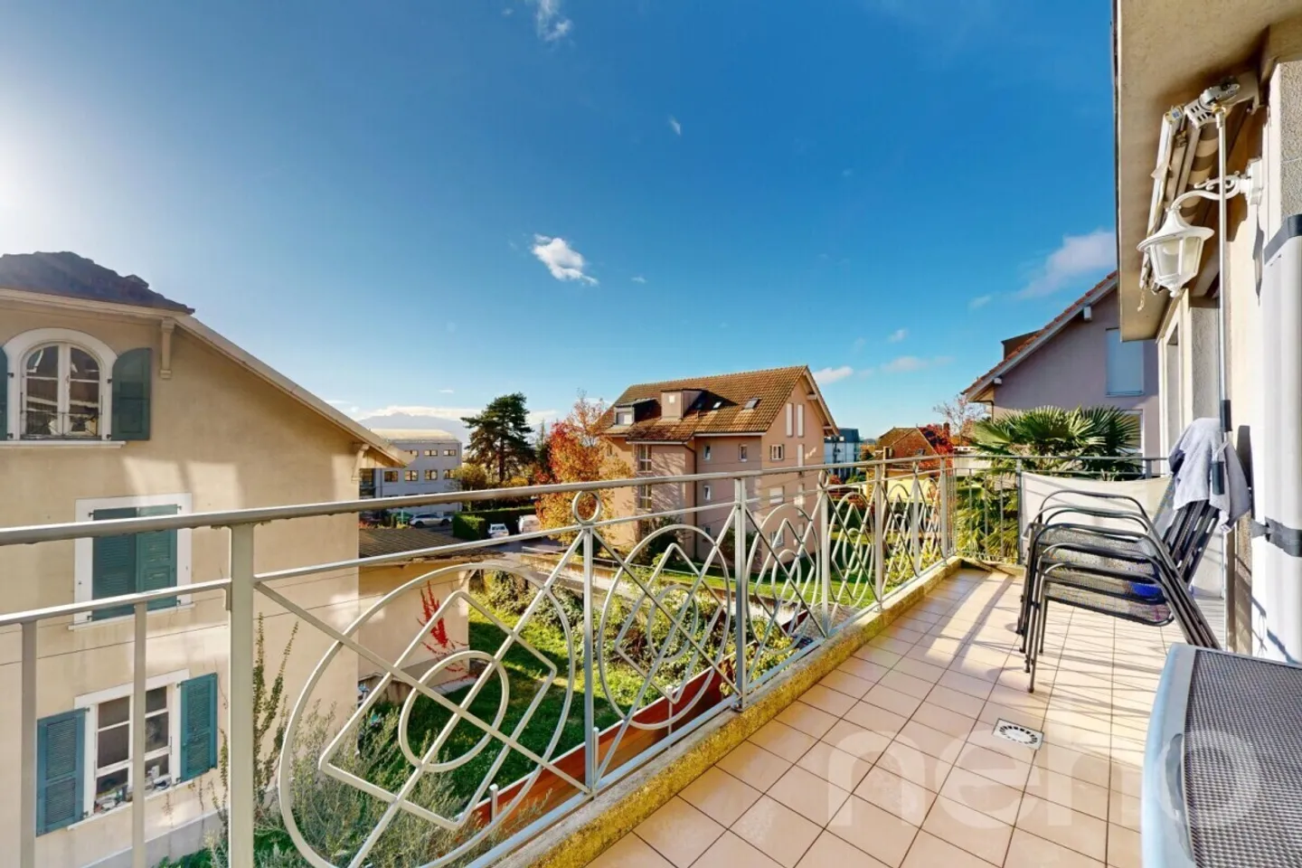 Bright duplex just steps from the center of Morges - Photo 7 of 13