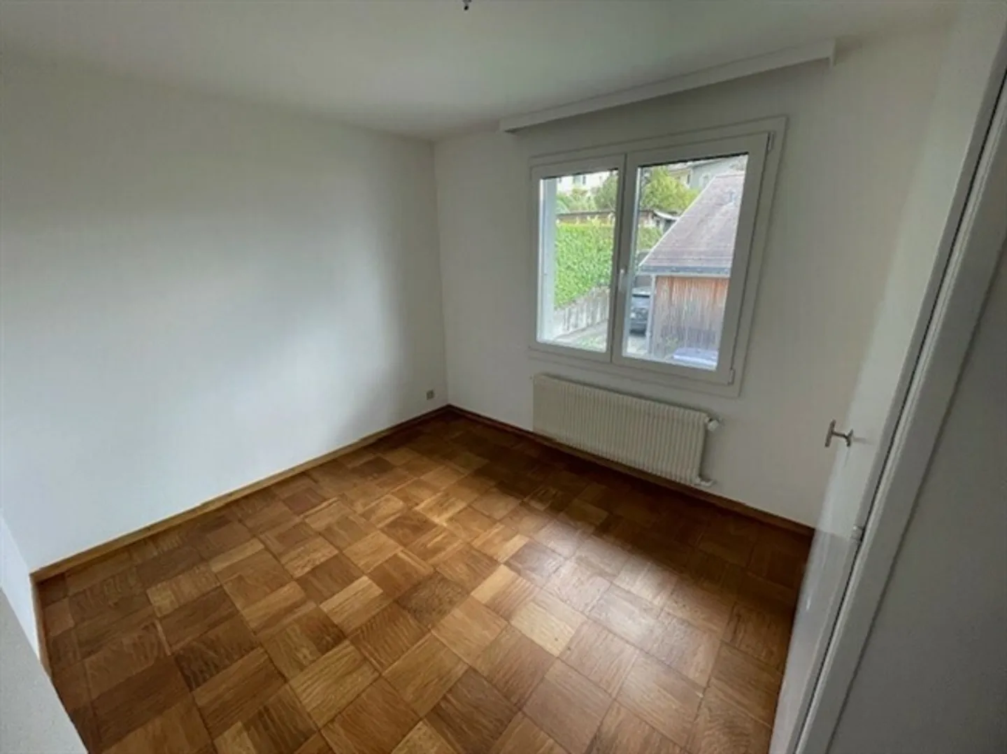 Charmante appartement 4 pièces dans une petite maison - Photo 2 sur 9