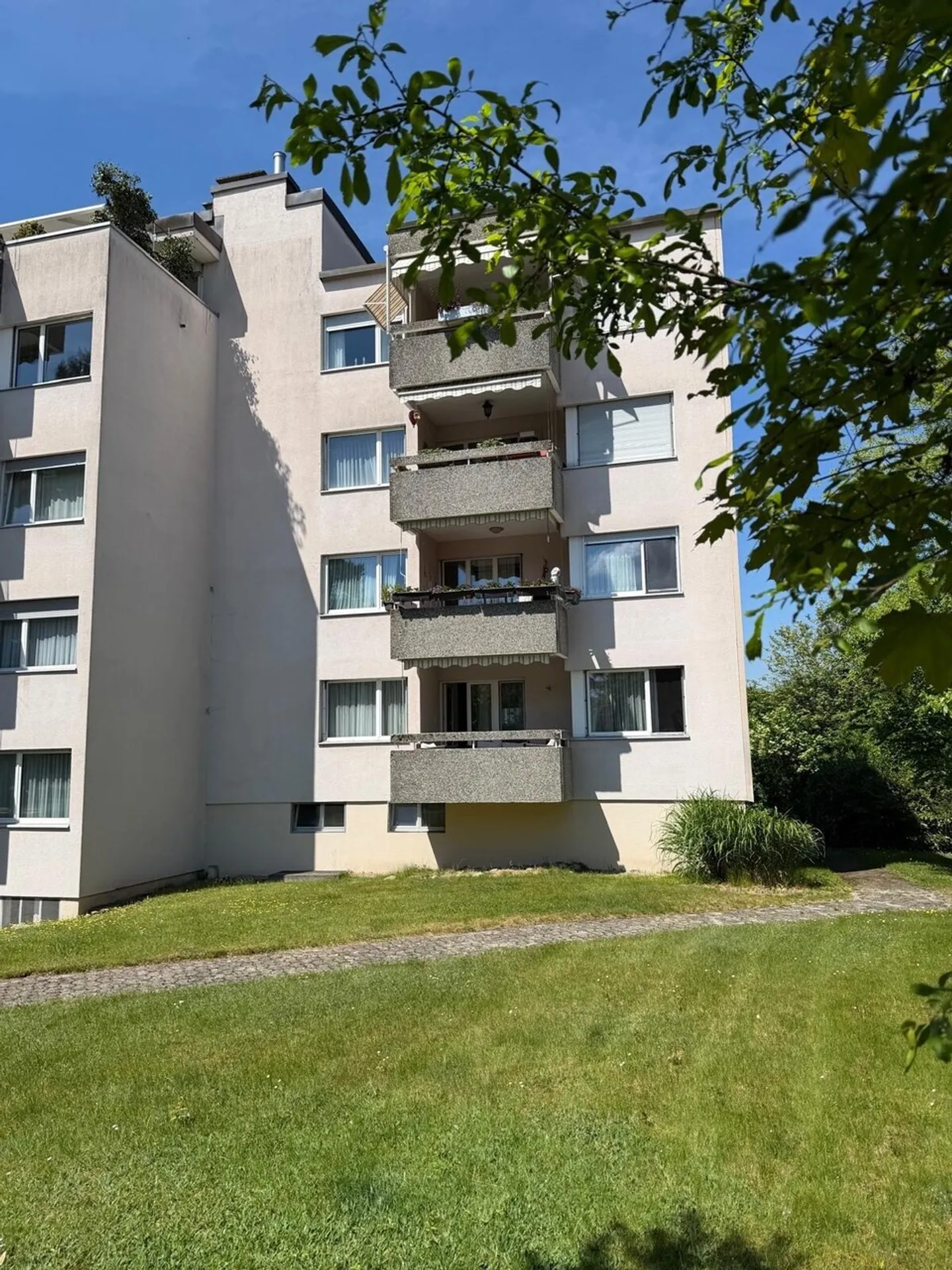 Renovierte Wohnung in Fehraltorf - Foto 1 von 6