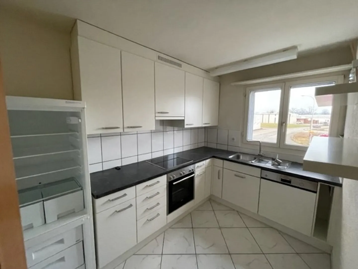 2.5 room apartment directly at the train station - Photo 2 of 3