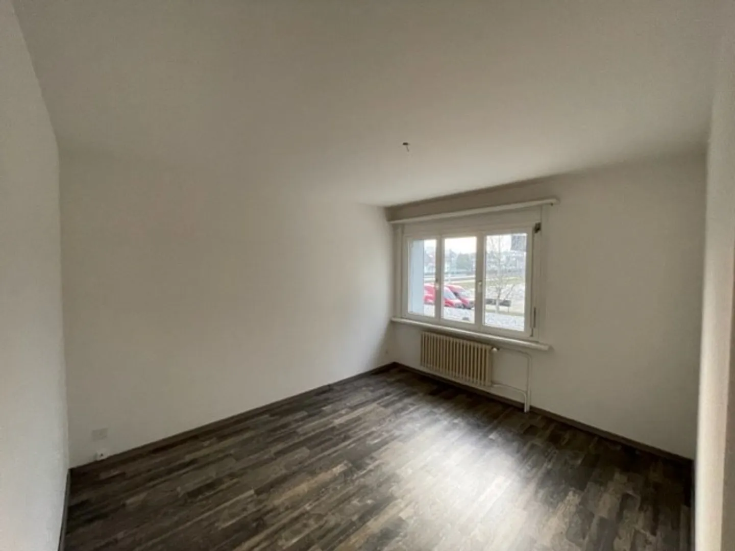2.5 room apartment directly at the train station - Photo 3 of 3