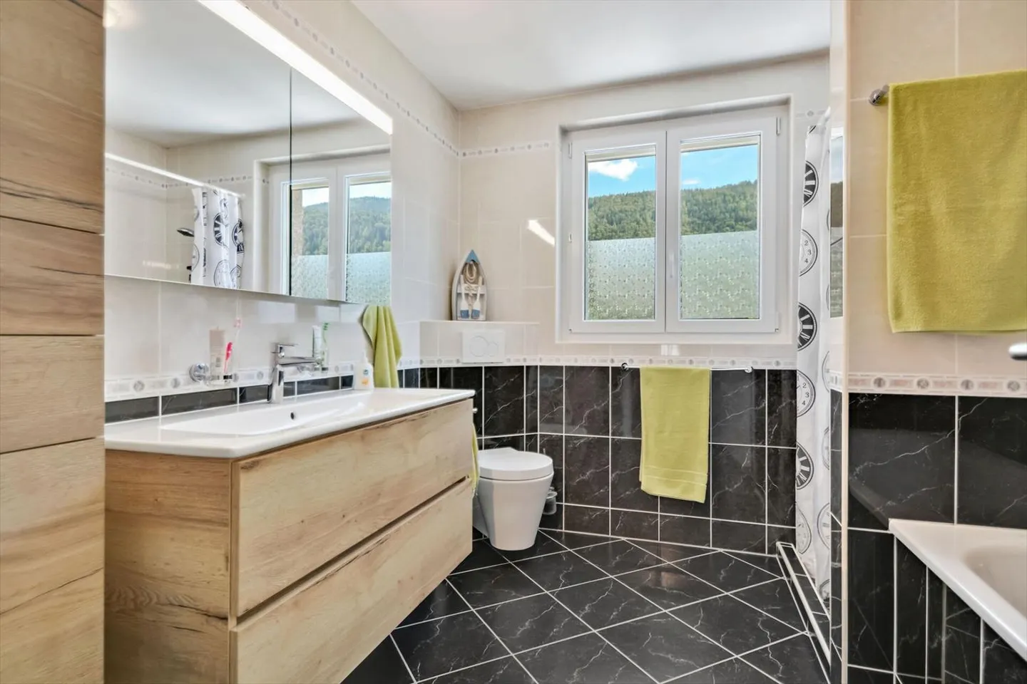 Cormoret, magnifique villa 5.5 pièces avec garage et piscine - Photo 13 sur 13