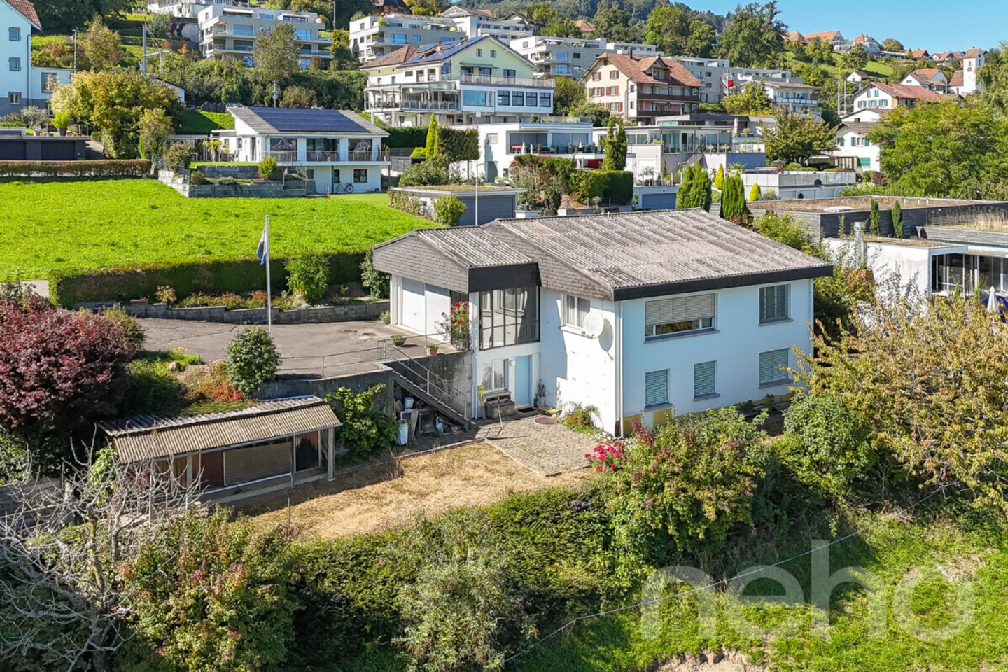 Detached family house with fantastic lake view - Photo 2 of 12