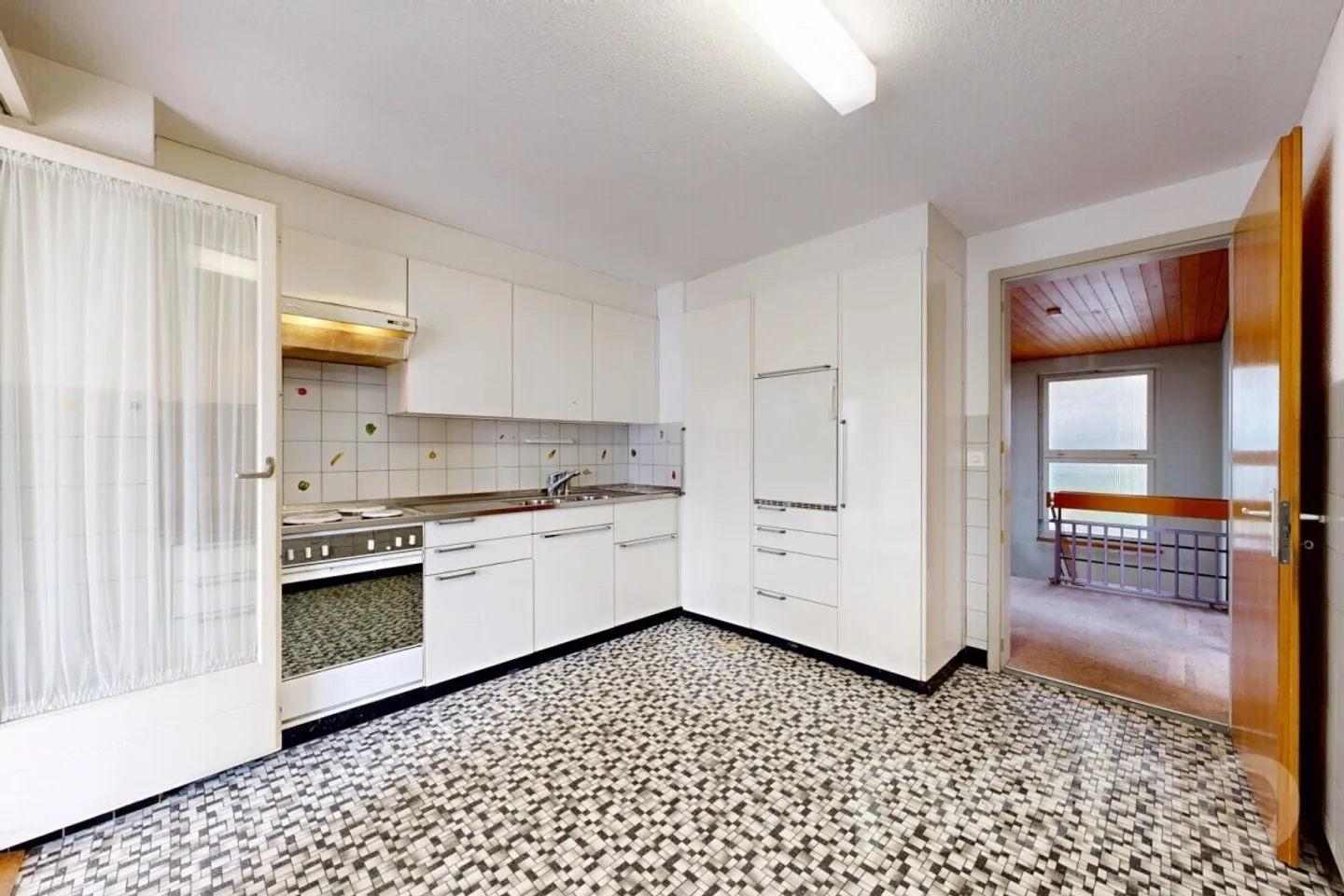 Detached family house with fantastic lake view - Photo 5 of 12