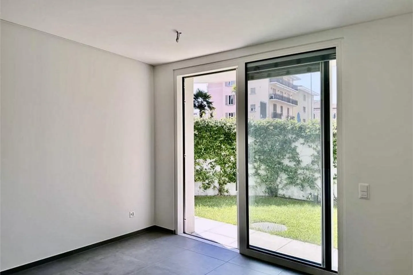 ACQUISTO DIRETTO DEL PROMOTORE - nuovo 2,5 locali con giardino - Foto 2 di 8