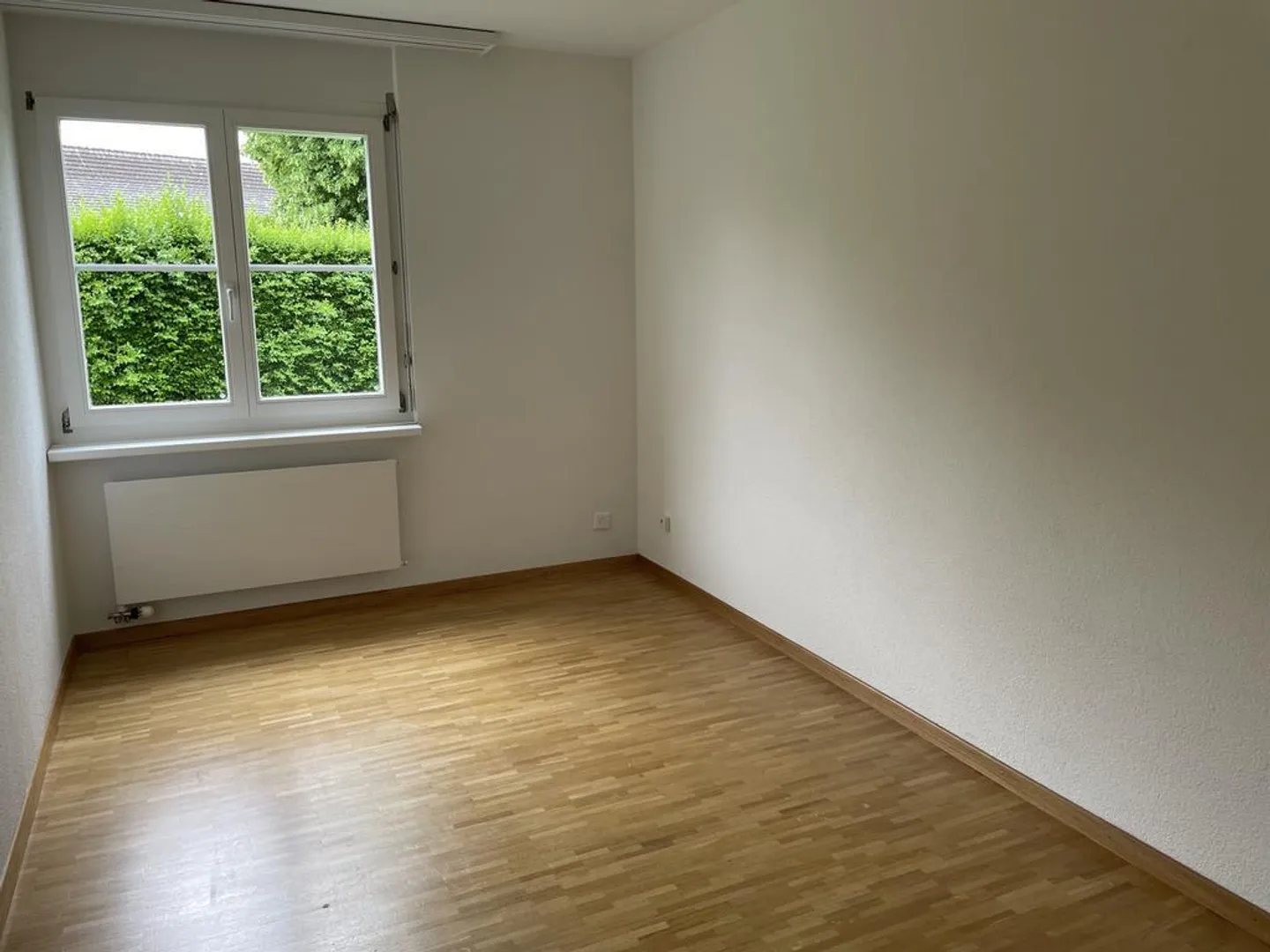 Moderno appartamento di 3 1/2 stanze con 2 bagni e area salotto - Foto 8 di 10