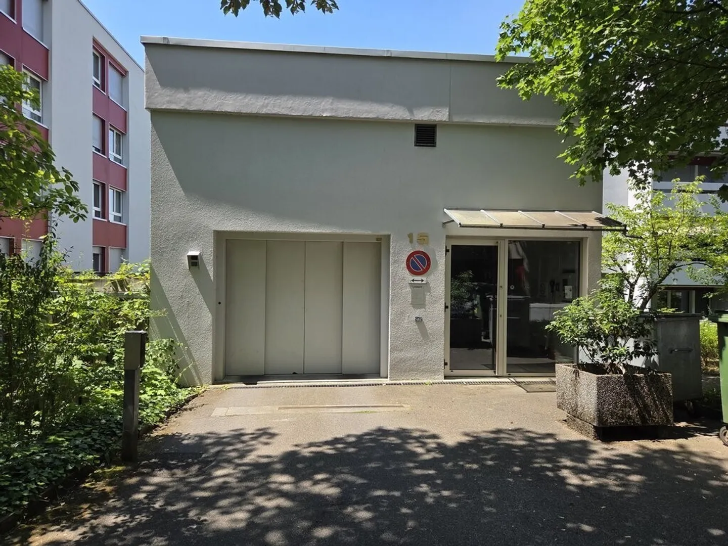 Parking space (with car lift) for rent in Parking Stadtbach-West! - Photo 2 of 3